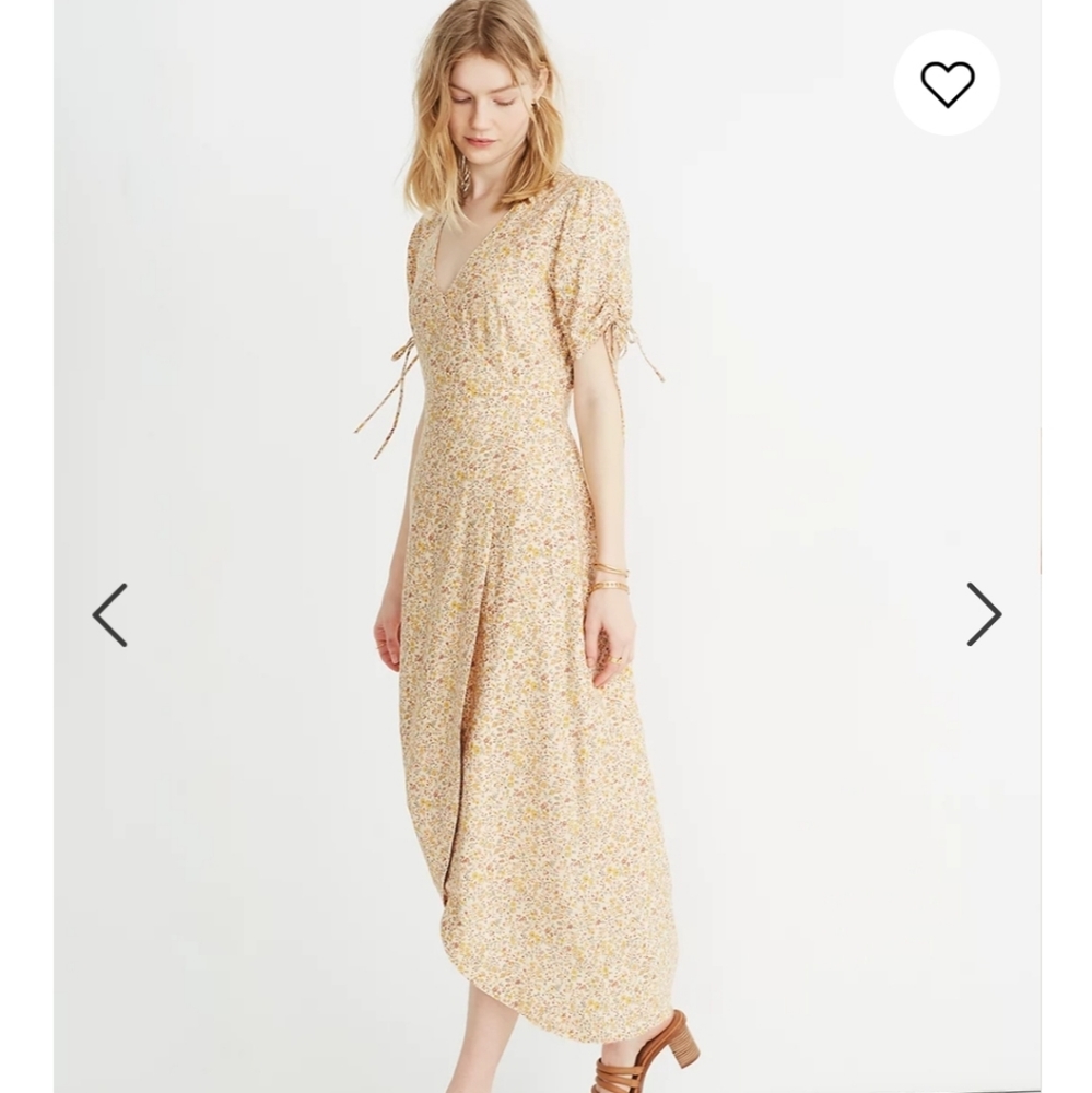 Peekaboo-Sleeve Maxi Dress in Blossoming Vines